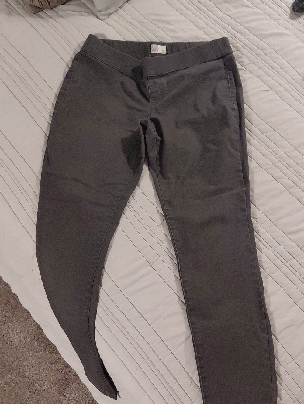 SO Women's Skinny Stretch Pants - Charcoal Gray